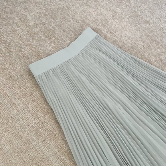 Aritzia Wilfred Twirl Pleated Pull On Midi Skirt S - Picture 3 of 8